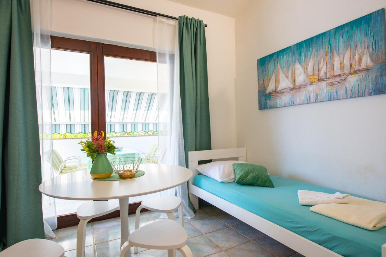 Apartments Ela Novalja Ngoại thất bức ảnh