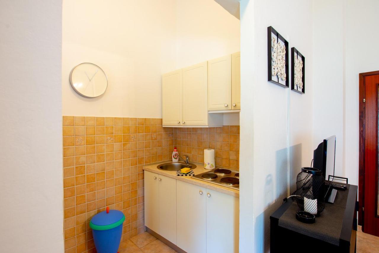 Apartments Ela Novalja Ngoại thất bức ảnh
