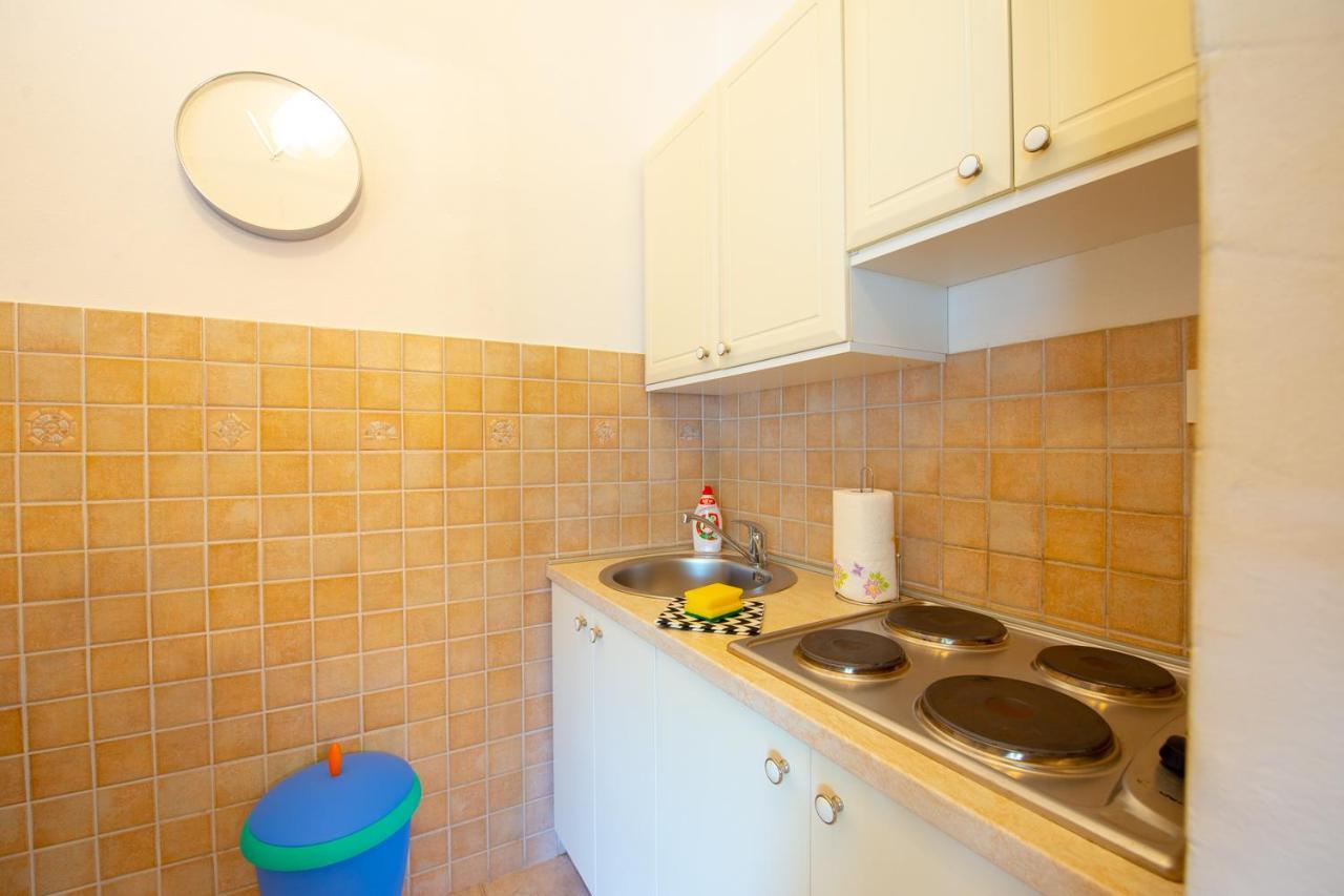 Apartments Ela Novalja Ngoại thất bức ảnh