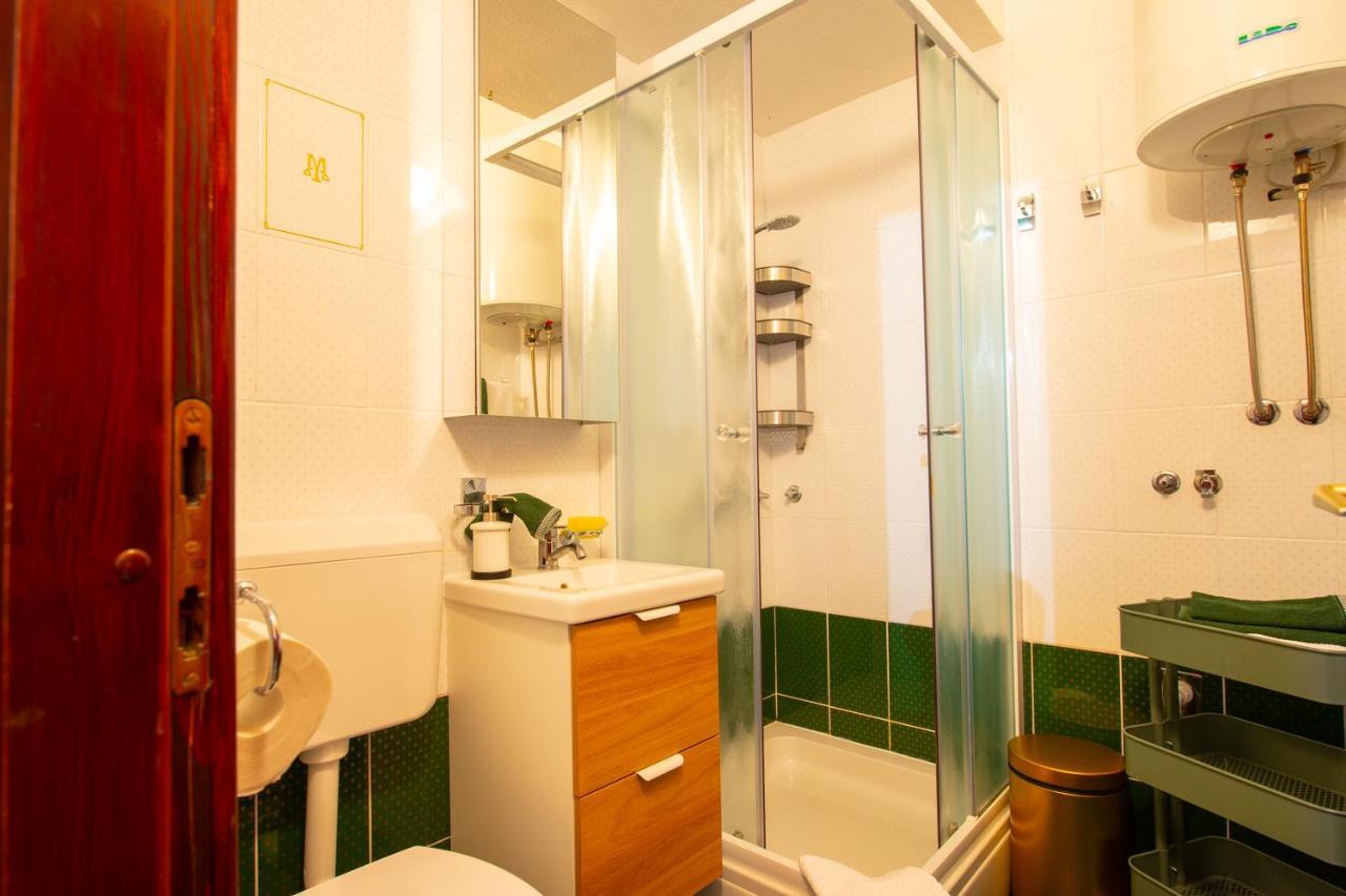 Apartments Ela Novalja Ngoại thất bức ảnh